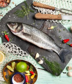 Ryba nejen na Vánoce. Jak poznat čerstvou a čím nahradit kapra?