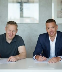 Česká akvizice roku: Seyfor plně ovládne Dotykačku