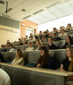 T-Mobile pomáhá Univerzitě Hradec Králové s výukou informační a síťové bezpečnosti, zájem studentů roste