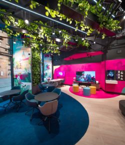 Unikátní koncept Magenta Experience Center míří do Brna: T-Mobile otevírá druhou pobočku