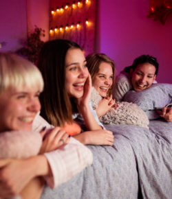 T-Mobile zvýhodňuje nabídku pro mladé a přidává Netflix na půl roku jako dárek