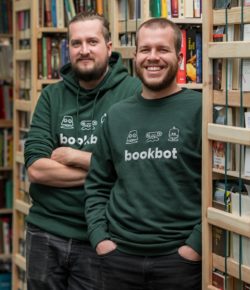 Knihobot finančně pomůže nejen začínajícím autorům. Spouští Program na podporu české literatury