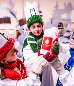 Pomoc před Vánoci i po nich. T-Mobile opět uspořádal několik sbírek a podpořil i tu Tříkrálovou