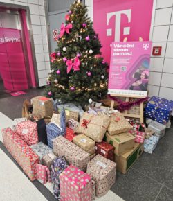 Dobročinný advent v T-Mobile: Pomáhali zaměstnanci i zákazníci