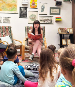 Čtení pro děti v Knihobotu je zpět. Vezměte děti za knihami