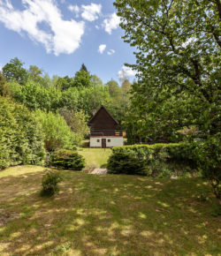 Vlastní pozemek, nebo chatka v kolonii? Na co dát pozor při pořizování zahrádky